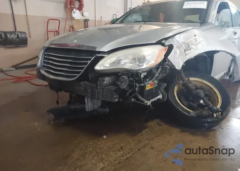 2011 Chrysler 200 Touring из США, поврежденный, VIN 1C3BC1FB0BN512866